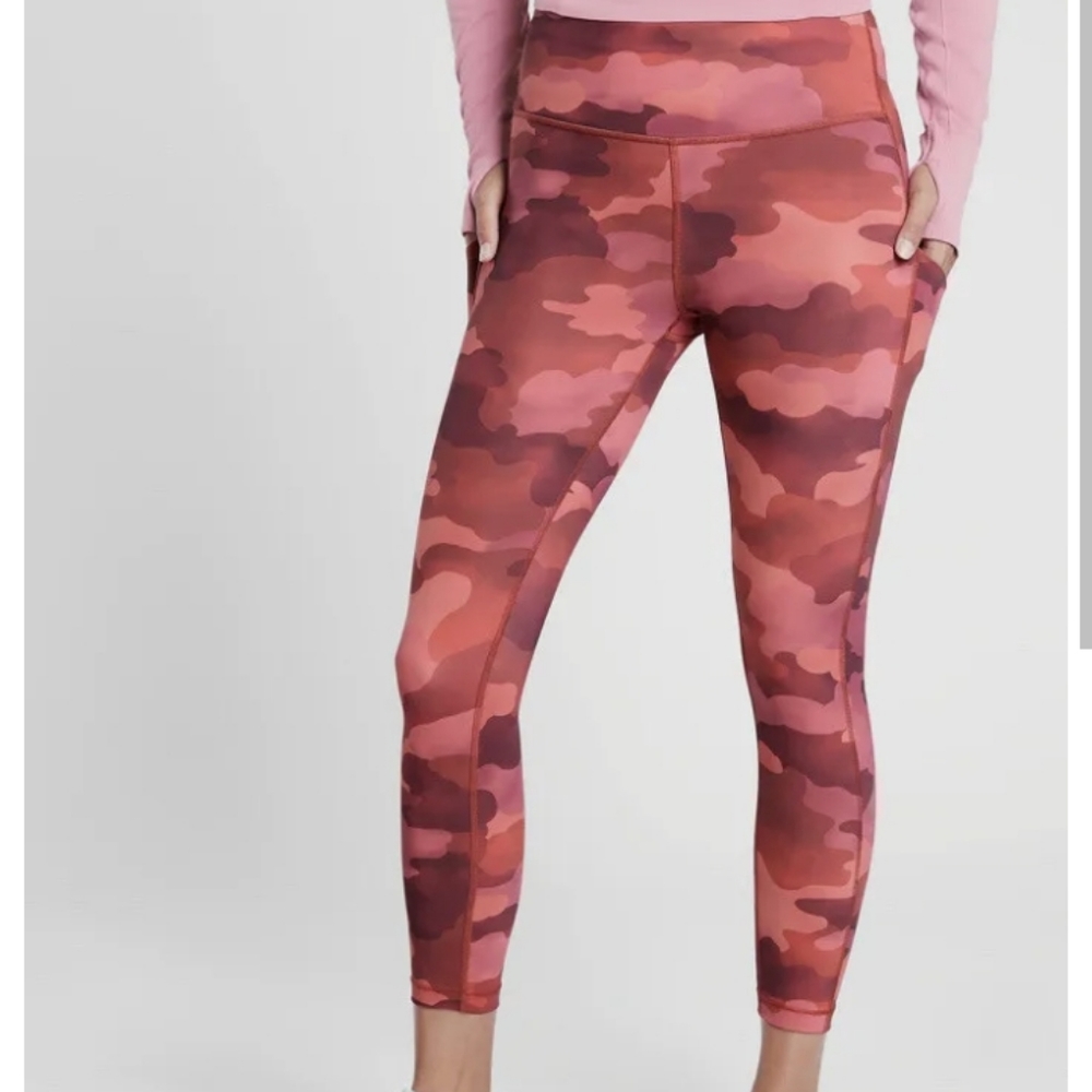 Athleta ultimate stash camo printed tight
